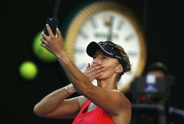 Momen Emosional Lucic-Baroni...