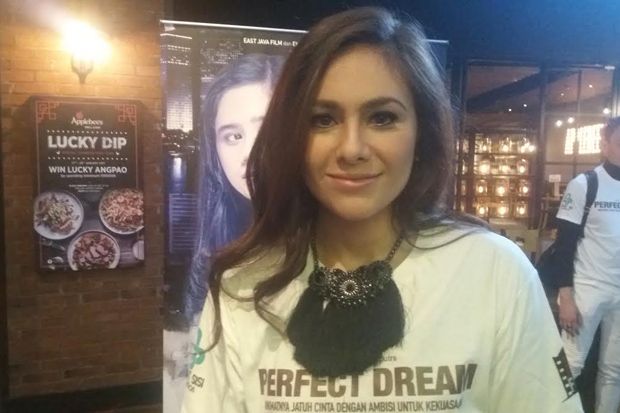 Adegan Ciuman Wulan...