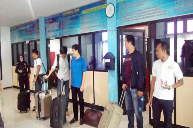 Imigrasi Bengkulu Deportasi...