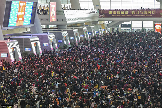 Ratusan Juta Warga China...
