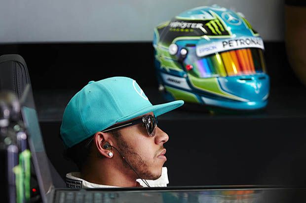Lewis Hamilton Gelar...
