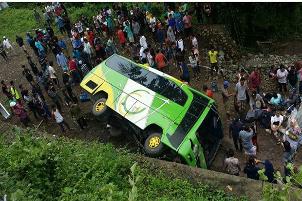 Bus Rombongan Dispenda...