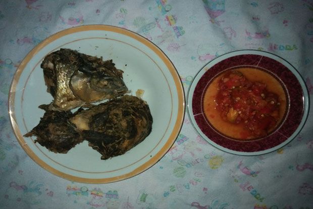 Papiong Ikan Mas, Santapan...