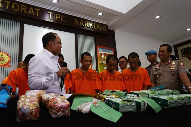 6 Buronan Kabur Ditangkap,...