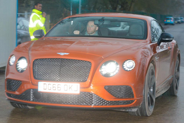 Wayne Rooney Pamer Mobil...