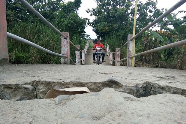 Jembatan Dongko di Demak,...