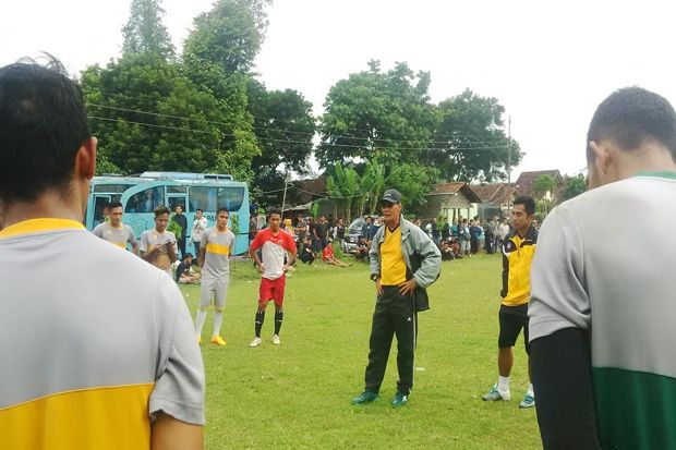 Gagal Uji Coba, Pelatih...