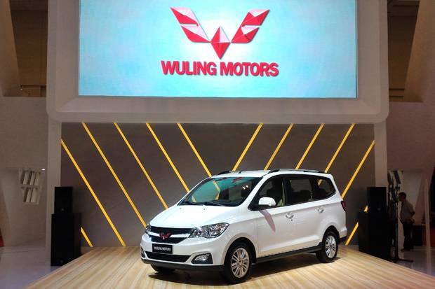 Wuling Bukukan Penjualan...