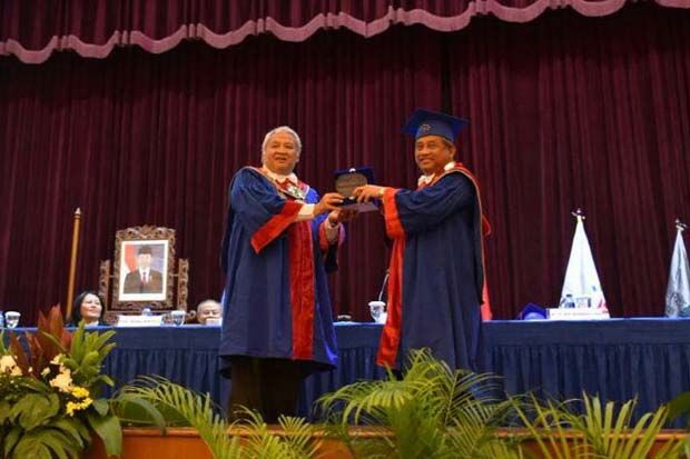 Setahun Berdiri, Universitas...