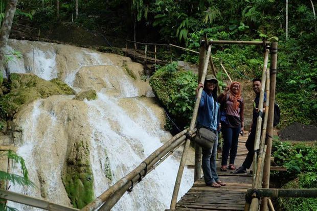 Menikmati Wisata Air...