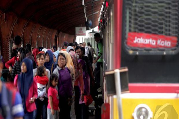 Lalu Lintas Kereta Jakarta...