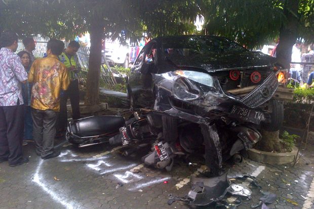 Polisi Tetapkan Pengemudi...