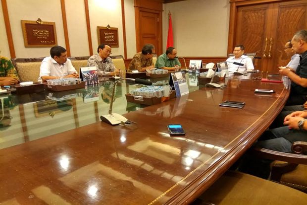 HT: Pers Dukung Pembangunan...