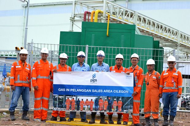 PGN Pasok Gas Bumi Pabrik...
