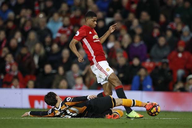 Babak I: United Kesulitan...