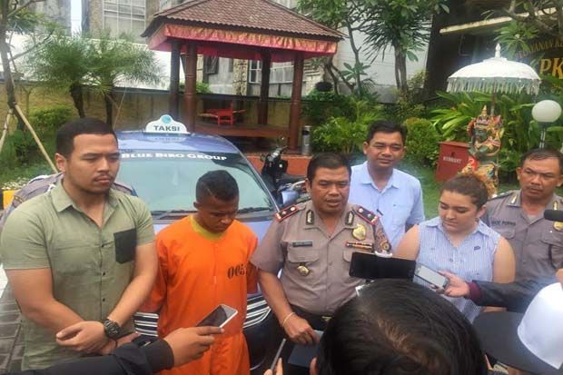 Larikan Barang Wisatawan...
