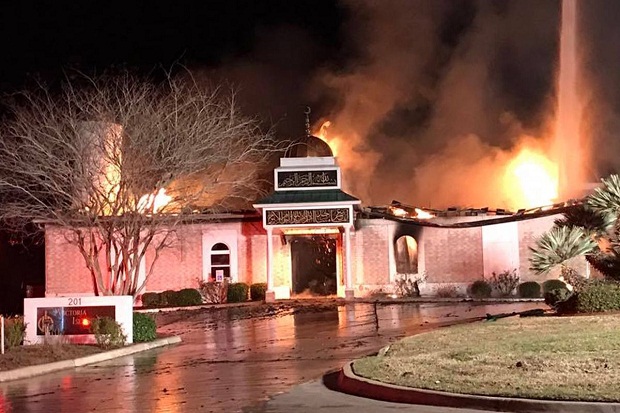 Masjid Texas Terbakar,...