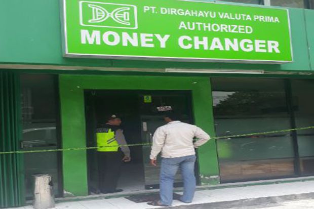 Perampok Satroni Money...