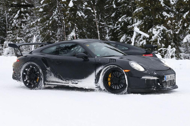Meraba Sosok Porsche...