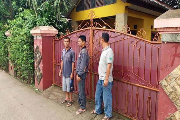 Begini Cara Polisi Gerebek...