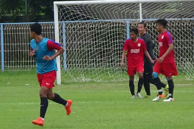 Dua Tim PSM Bagi Tugas...