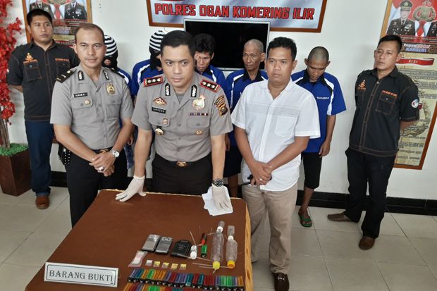 Tiga Anak di Bawah Umur...