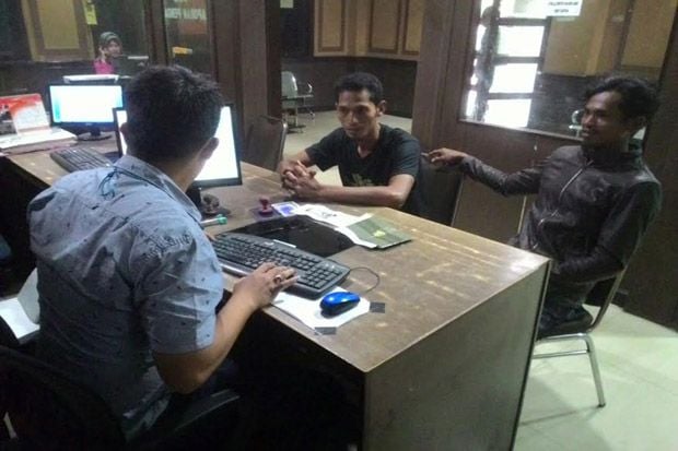 Dihipnotis, Tukang Bangunan...