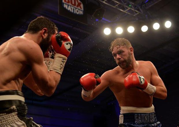 Billy Saunders dan Chris...