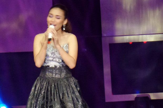 Ayu Ting Ting Ditahbiskan...