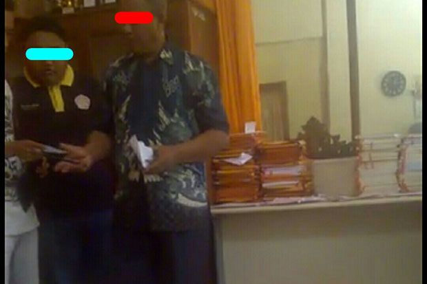 Video Oknum Dosen di...