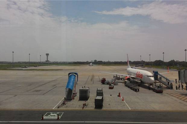 Runway Rusak, Sejumlah...