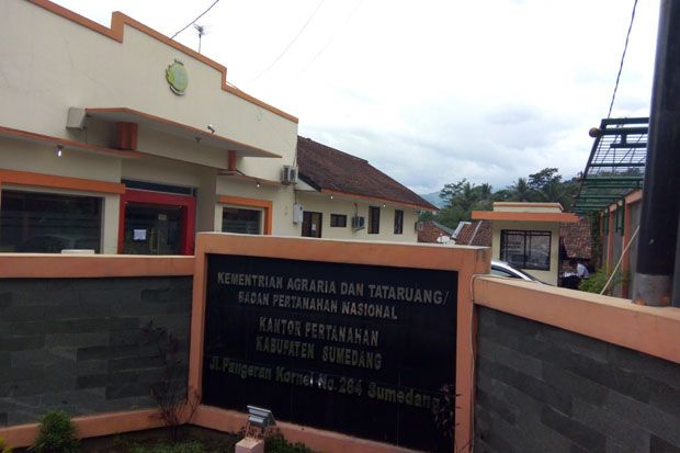 Masih Disegel Tim Saber,...