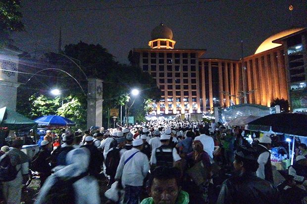 Jalan Menuju Masjid...