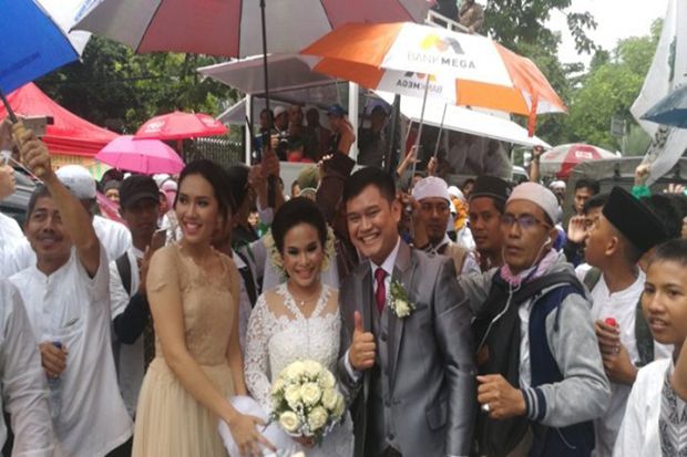 Nikah Saat Aksi 112,...