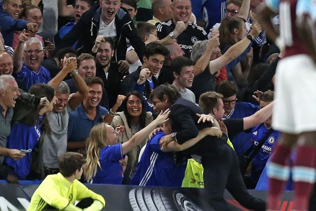 Conte akan Terus Memeluk...