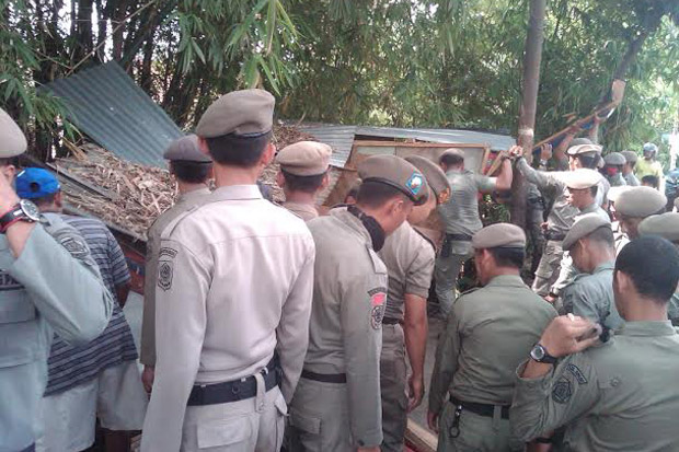Ditertibkan, Alat Peraga...