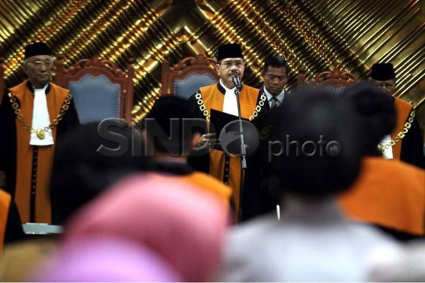 Hatta Ali Kembali Jabat...