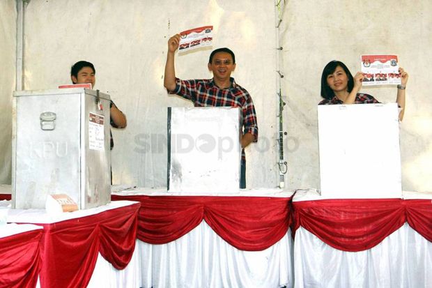 Ahok Menang Telak di...