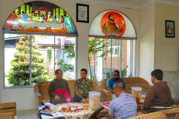 JR Saragih Diskusi Budaya...