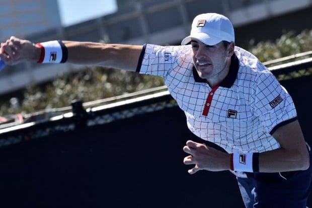 Isner Berburu Gelar...