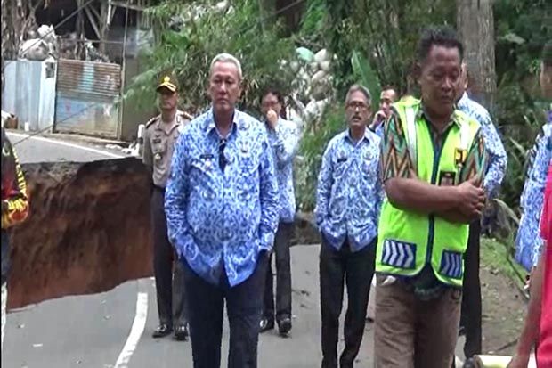 Bupati Kuningan Tinjau...