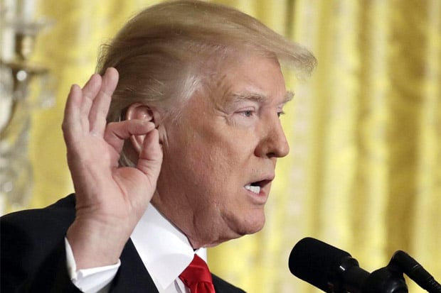 Kritik Trump, Direktur...