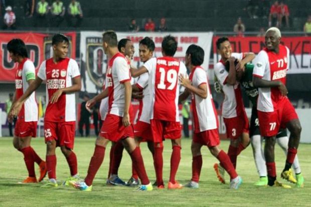 Pemain Muda PSM Absen...