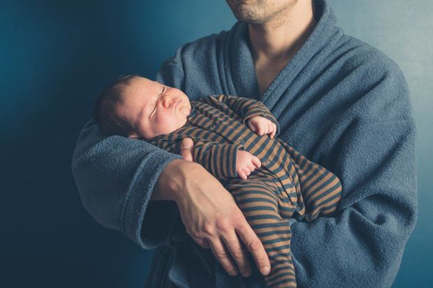 Tak Hanya Ibu, Ayah...