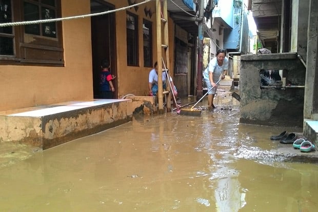 Banjir Surut, Warga...