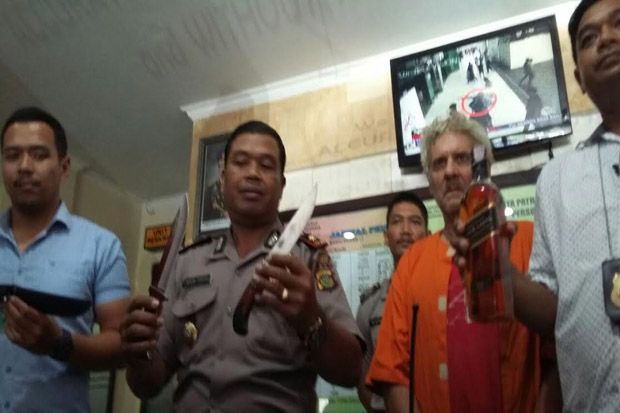 Tak Punya Kerja, Warga...