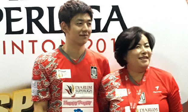 Ibunda Lee Yong Dae:...