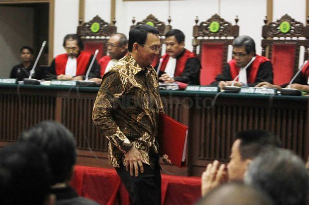 ACTA Minta Majelis Hakim...