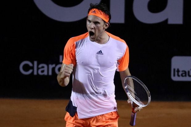 Dominic Thiem Nikmati...