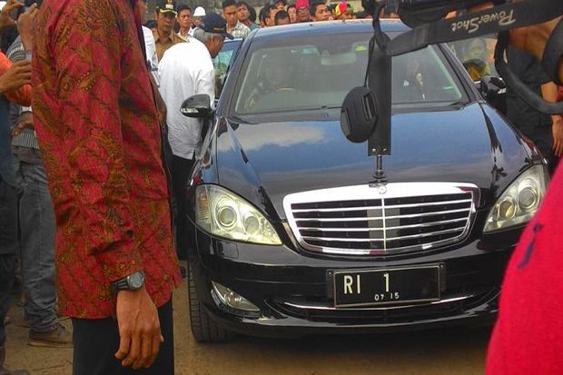 Ahok-Jokowi Semobil...